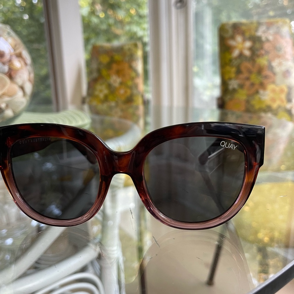 Quay Australia Brown Sunglasses Retro-Inspired Design